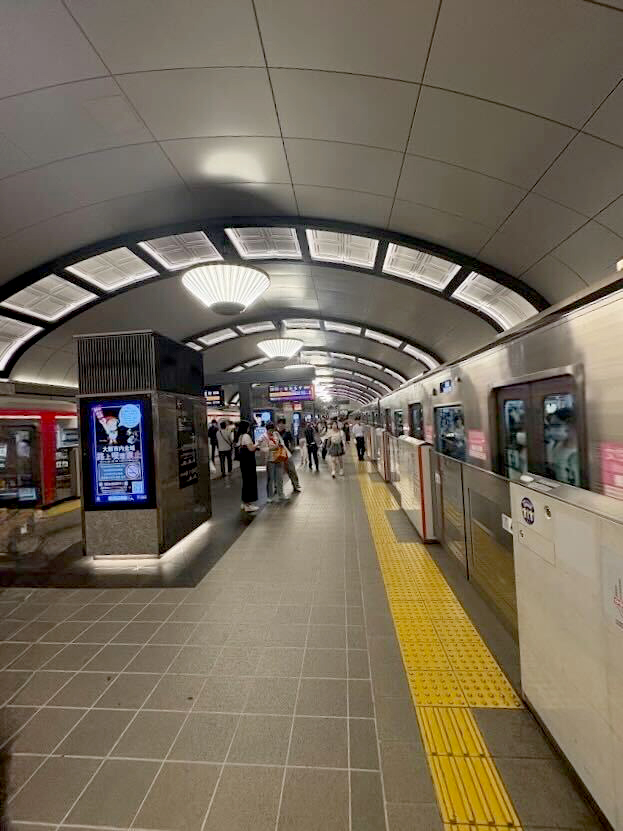 心斎橋駅のホーム